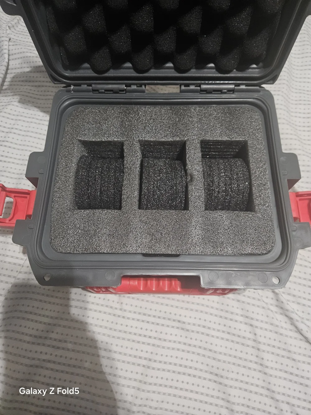 Invicta Gray 3 Slot Protective Case with Red Accents